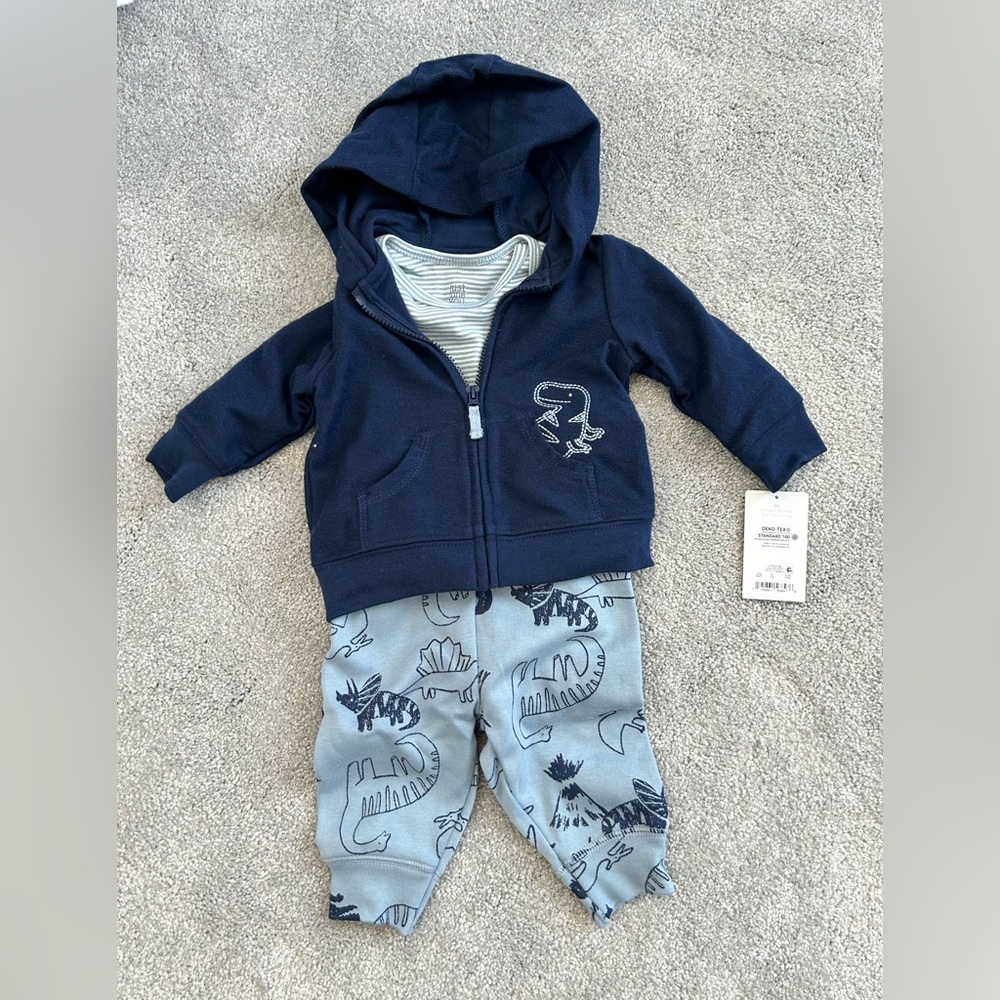 Brand new Carters 3 piece outfit
